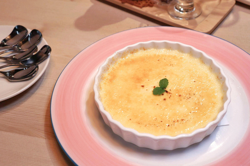 SMILE TABLE微笑餐桌