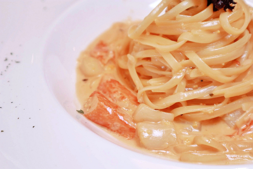 SMILE TABLE微笑餐桌