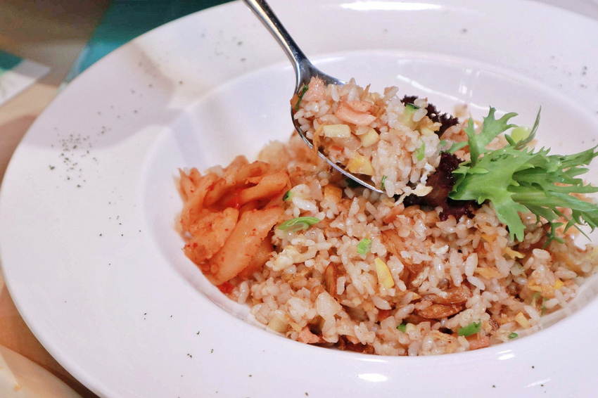 SMILE TABLE微笑餐桌