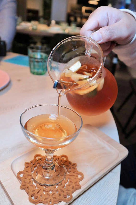 SMILE TABLE微笑餐桌