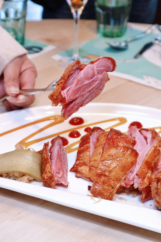 SMILE TABLE微笑餐桌