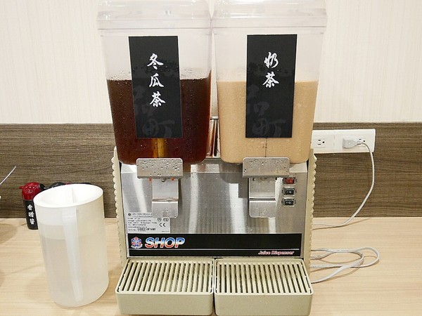 品町幸福鍋物:品町幸福鍋物-台北中山站火鍋 新加坡叻沙湯頭超讚 搭配新鮮海味或是鮮嫩肉片都經典 意麵是必須 吸湯後的風味堪稱一絕