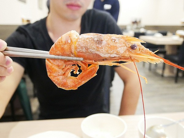 品町幸福鍋物:品町幸福鍋物-台北中山站火鍋 新加坡叻沙湯頭超讚 搭配新鮮海味或是鮮嫩肉片都經典 意麵是必須 吸湯後的風味堪稱一絕