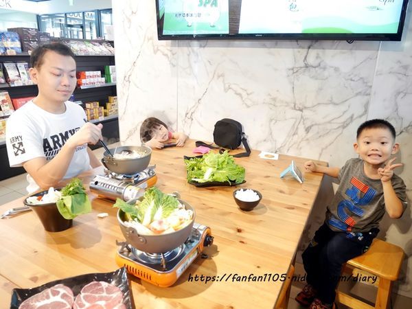 【彰化美食】新農匯神農物流市集 新鮮現採蔬菜 #健康鍋物 #神農鍋物 #藥膳鍋 #小農農產 #彰化火鍋 #彰化景點 (45).JPG