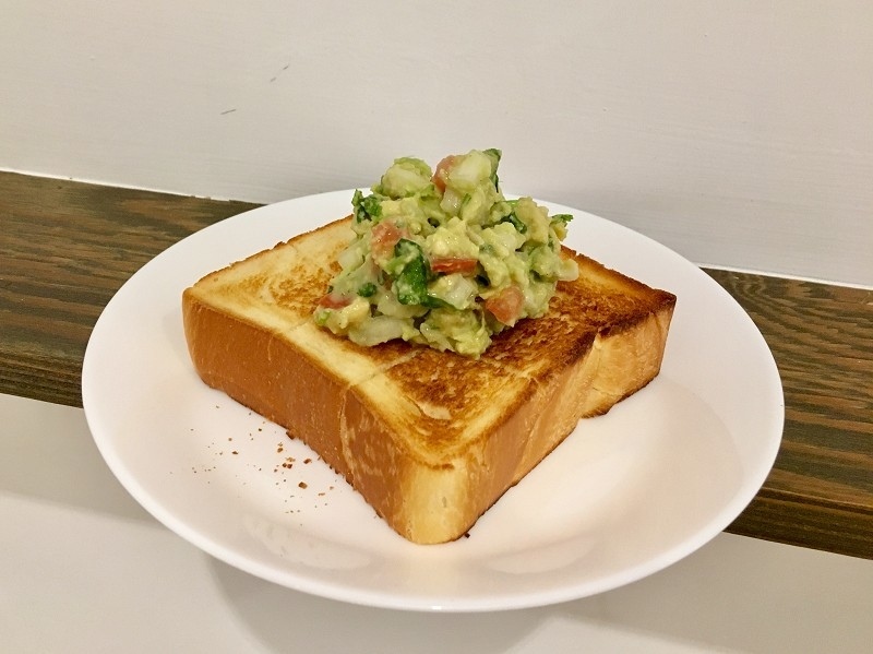【板橋｜府中站】那裡的咖啡店 The Place＿香味四溢的芋頭奶油吐司＿原來酪梨跟沙沙醬如此的般配