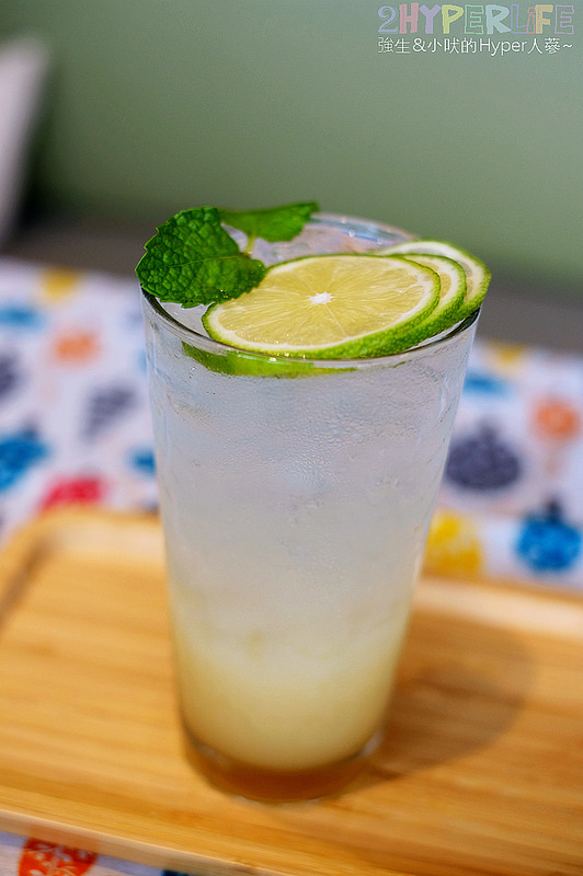 ROSE HOUSE CAFE,三井Outlet,三井Outlet咖啡,三井Outlet美食,三井Outlet誠品生活,古典玫瑰園,古典玫瑰園集團品牌,台中下午茶,台中厚鬆餅,台中咖啡,台中舒芙蕾鬆餅,特厚三層舒芙蕾鬆餅,精品咖啡,舒芙蕾 @強生與小吠的Hyper人蔘~