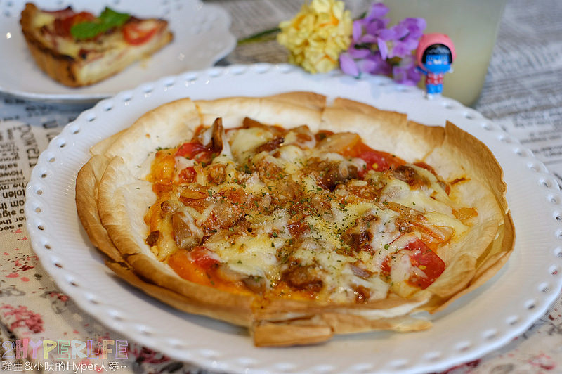 ROSE HOUSE CAFE,三井Outlet,三井Outlet咖啡,三井Outlet美食,三井Outlet誠品生活,古典玫瑰園,古典玫瑰園集團品牌,台中下午茶,台中厚鬆餅,台中咖啡,台中舒芙蕾鬆餅,特厚三層舒芙蕾鬆餅,精品咖啡,舒芙蕾 @強生與小吠的Hyper人蔘~