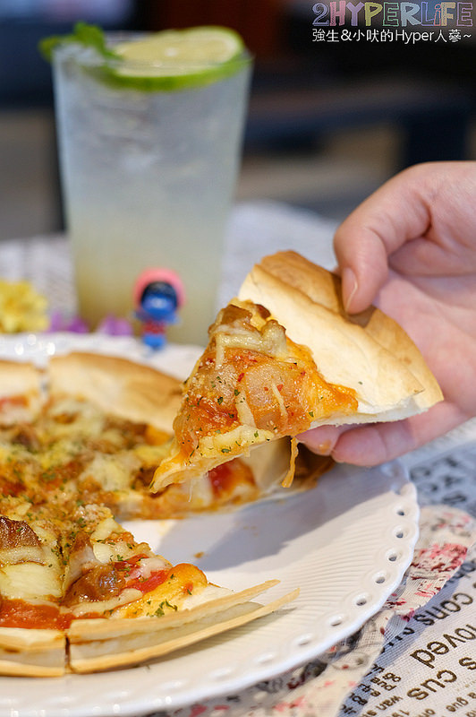 ROSE HOUSE CAFE,三井Outlet,三井Outlet咖啡,三井Outlet美食,三井Outlet誠品生活,古典玫瑰園,古典玫瑰園集團品牌,台中下午茶,台中厚鬆餅,台中咖啡,台中舒芙蕾鬆餅,特厚三層舒芙蕾鬆餅,精品咖啡,舒芙蕾 @強生與小吠的Hyper人蔘~