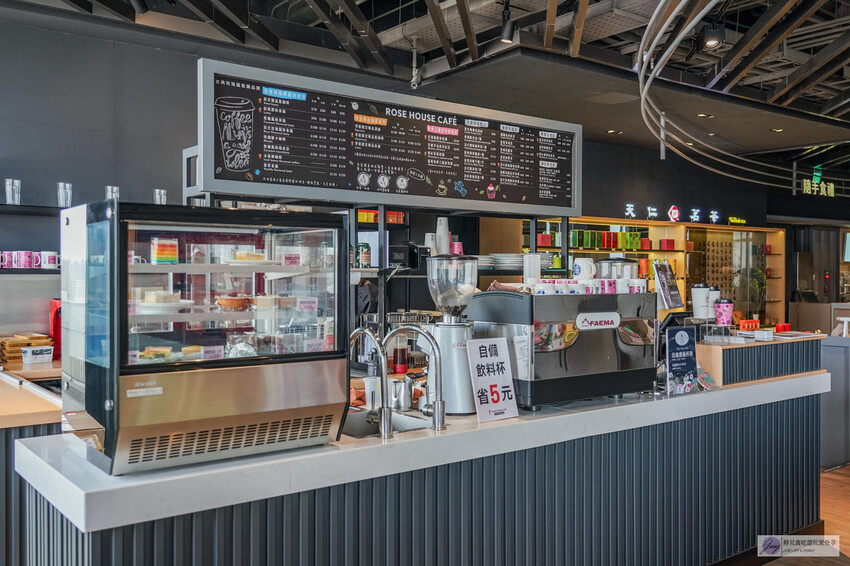 台中市梧棲區景觀咖啡廳,隱於書局的美景與特色舒芙蕾