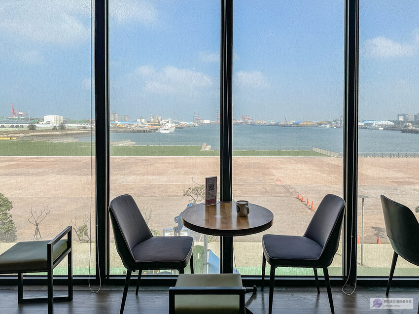 台中市梧棲區景觀咖啡廳,隱於書局的美景與特色舒芙蕾