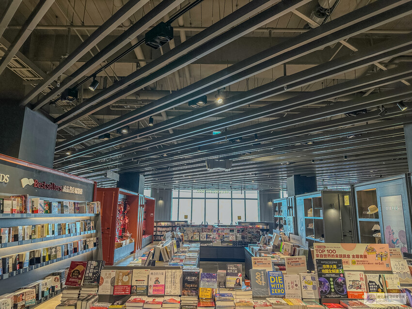 台中市梧棲區景觀咖啡廳,隱於書局的美景與特色舒芙蕾