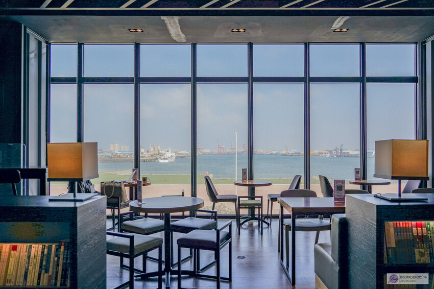 台中市梧棲區景觀咖啡廳,隱於書局的美景與特色舒芙蕾