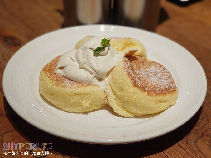 J.S. FOODIES | 台中三井Outlet必吃舒芙蕾鬆餅店，最新推出宇治抹茶生巧克力綿密口感，東京名店一定要吃 @強生與小吠的Hyper人蔘~