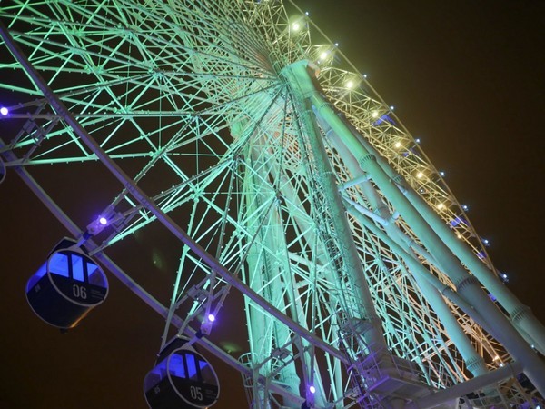 MITSUI OUTLET PARK 台中港(台中三井Outlet):【景點】台中三井Outlet-Mitsui Outlet Park 台中港@梧棲台中港區&梧棲老街 : 8字形的購物街, 價格不是很漂亮,據說未來會有電影院? 建議12/12正式開幕後再去, 目前很多都沒好, 店也關得早, 吃東西更要排到天荒地老