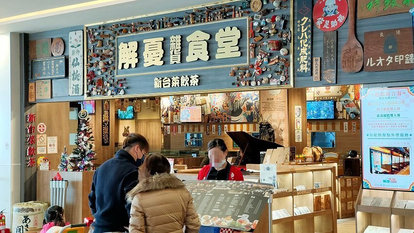 【台中景點】台中三井OUTLET.超過40家美食餐廳+貨櫃市集整理!