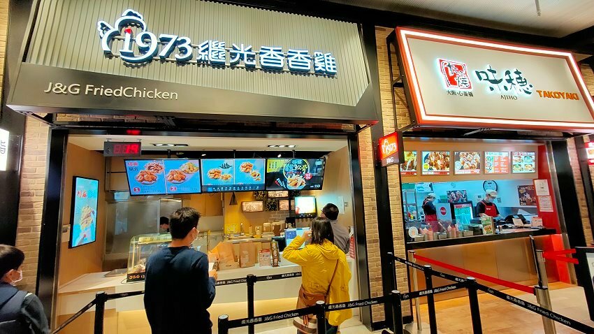 【台中景點】台中三井OUTLET.超過40家美食餐廳+貨櫃市集整理!