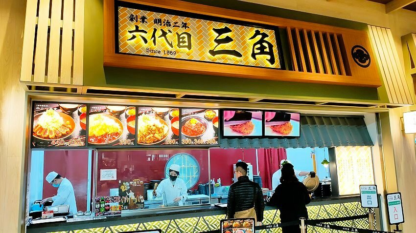 【台中景點】台中三井OUTLET.超過40家美食餐廳+貨櫃市集整理!