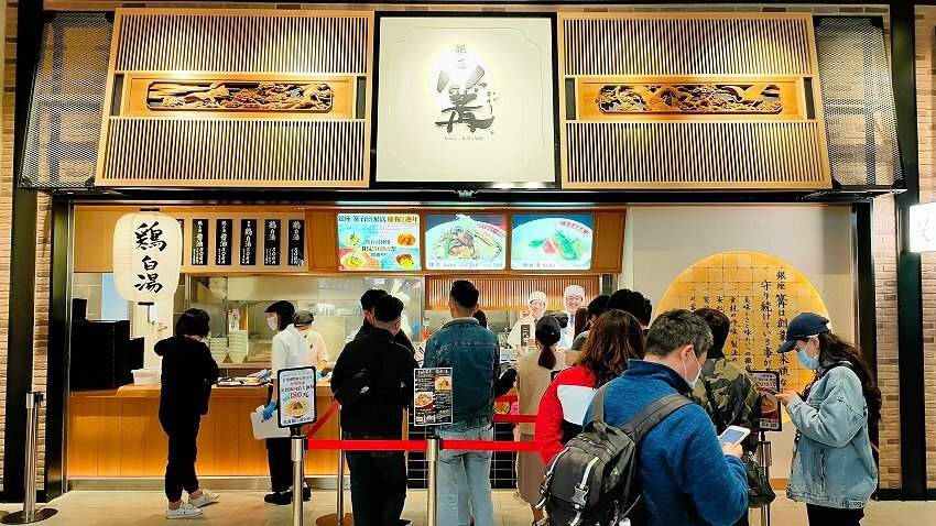 【台中景點】台中三井OUTLET.超過40家美食餐廳+貨櫃市集整理!