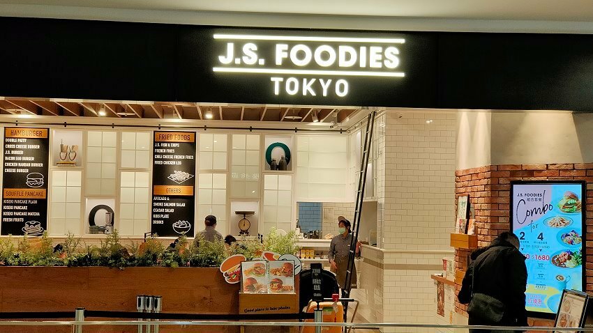 【台中景點】台中三井OUTLET.超過40家美食餐廳+貨櫃市集整理!