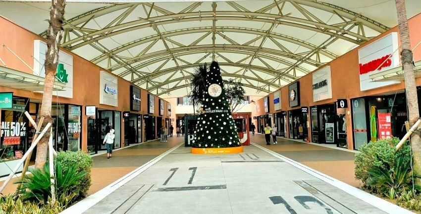 【台中景點】台中三井OUTLET.超過40家美食餐廳+貨櫃市集整理!