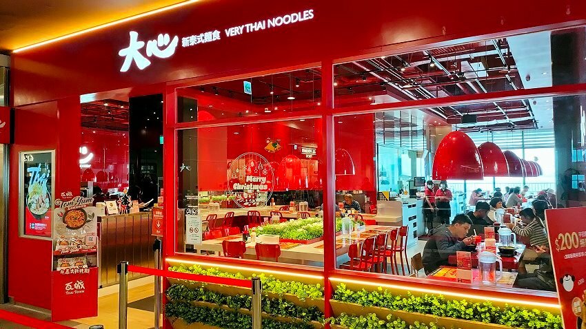 【台中景點】台中三井OUTLET.超過40家美食餐廳+貨櫃市集整理!