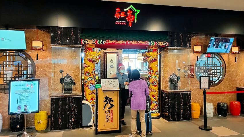 【台中景點】台中三井OUTLET.超過40家美食餐廳+貨櫃市集整理!