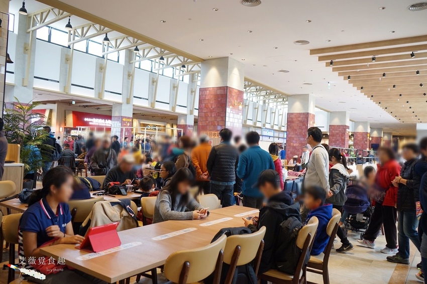 MITSUI OUTLET PARK 台中港 || 台中三井OUTLET全台首座海港摩天輪和海景誠品書店,逛街美食攻略