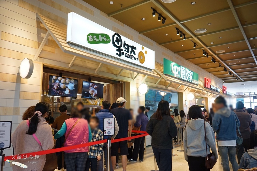 MITSUI OUTLET PARK 台中港 || 台中三井OUTLET全台首座海港摩天輪和海景誠品書店,逛街美食攻略