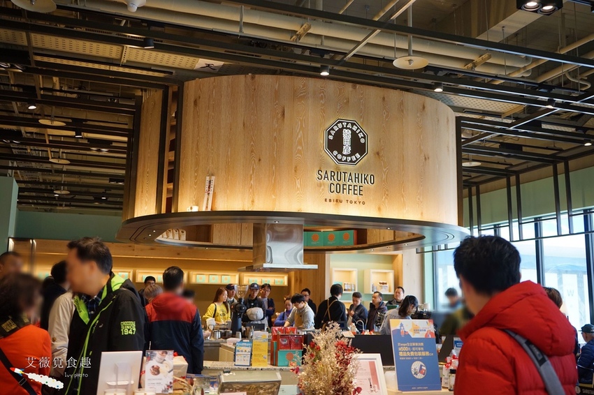 MITSUI OUTLET PARK 台中港 || 台中三井OUTLET全台首座海港摩天輪和海景誠品書店,逛街美食攻略