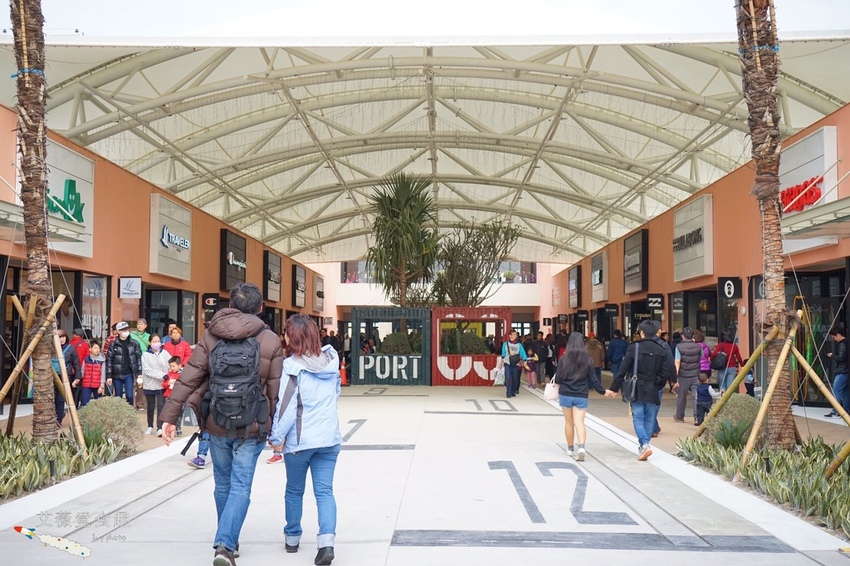 MITSUI OUTLET PARK 台中港 || 台中三井OUTLET全台首座海港摩天輪和海景誠品書店,逛街美食攻略