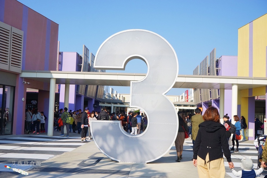 MITSUI OUTLET PARK 台中港 || 台中三井OUTLET全台首座海港摩天輪和海景誠品書店,逛街美食攻略