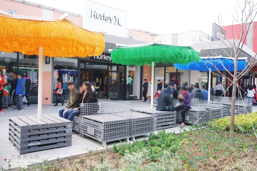 MITSUI OUTLET PARK 台中港 || 台中三井OUTLET全台首座海港摩天輪和海景誠品書店,逛街美食攻略