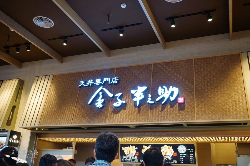 MITSUI OUTLET PARK 台中港 || 台中三井OUTLET全台首座海港摩天輪和海景誠品書店,逛街美食攻略