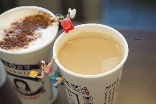 六羨茶食堂(大里東榮店)：CP值超高的復古泡沫紅茶店 內用茶飲25元起 超推點心 炸物 比臉大雞排飯 冬天還有火鍋 六羨茶食堂