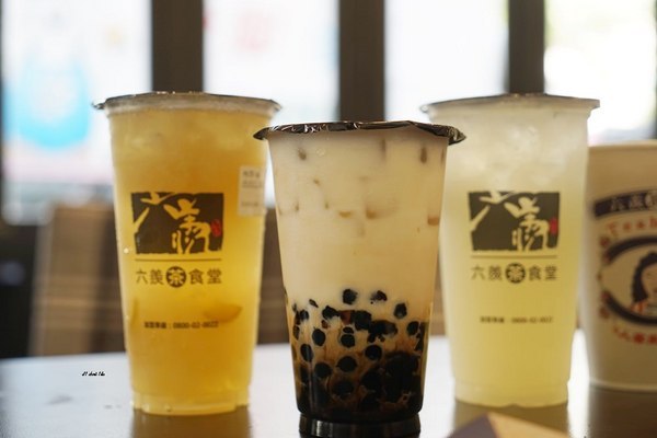 六羨茶食堂(大里東榮店)：CP值超高的復古泡沫紅茶店 內用茶飲25元起 超推點心 炸物 比臉大雞排飯 冬天還有火鍋 六羨茶食堂