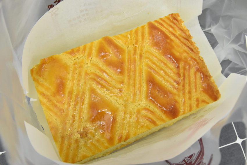 【蓁古早味現烤蛋糕】讓人懷念童年的好滋味 濃濃起司香氣與虎皮蛋糕的完美結合 #嘉義美食 #虎皮起司蛋糕