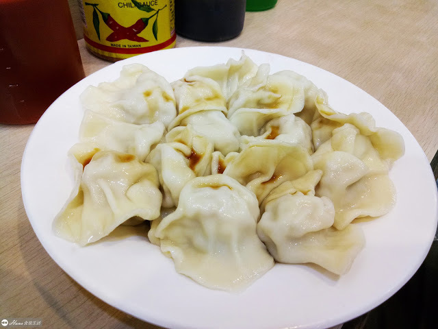 【台北大同】三五水餃酸辣湯 | 馬偕醫院旁 新鮮現包 內用只賣韭黃水餃 內餡鮮甜多汁