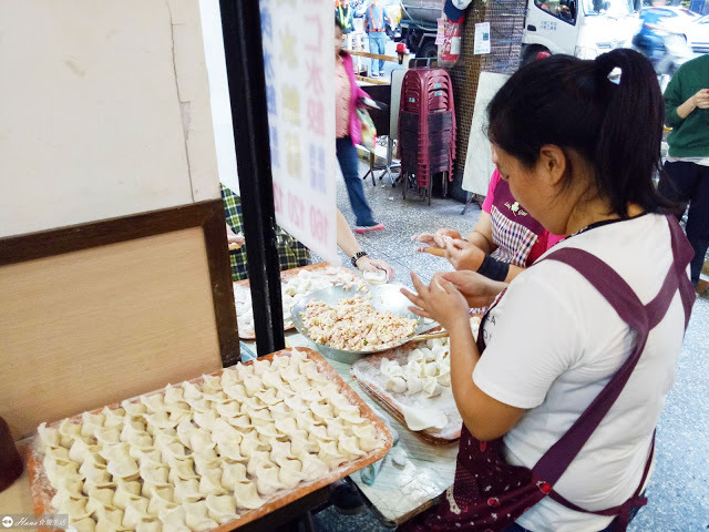 【台北大同】三五水餃酸辣湯 | 馬偕醫院旁 新鮮現包 內用只賣韭黃水餃 內餡鮮甜多汁