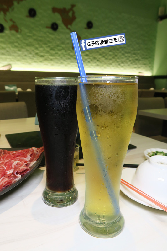 新莊火鍋推薦 覺醒.幸福鍋物 可樂 雪碧 芬達 檸檬紅茶 蘋果汁可續杯