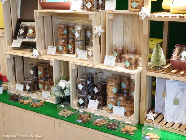 異柒手作甜點咖啡 Strange seven handmade dessert：台中美食│異柒手作甜點咖啡〃以中文數字命名的創意甜點，還有客製化彌月禮、喜餅等～