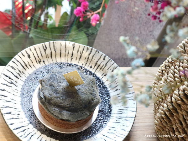 異柒手作甜點咖啡 Strange seven handmade dessert：台中美食│異柒手作甜點咖啡〃以中文數字命名的創意甜點，還有客製化彌月禮、喜餅等～