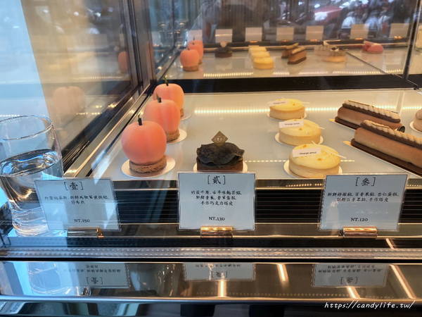 異柒手作甜點咖啡 Strange seven handmade dessert：台中美食│異柒手作甜點咖啡〃以中文數字命名的創意甜點，還有客製化彌月禮、喜餅等～