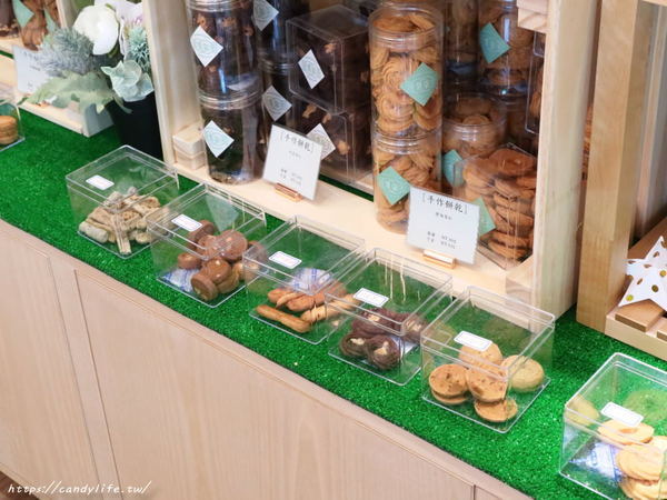 異柒手作甜點咖啡 Strange seven handmade dessert：台中美食│異柒手作甜點咖啡〃以中文數字命名的創意甜點，還有客製化彌月禮、喜餅等～