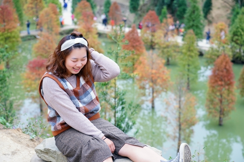 跳躍的宅男 -   苗栗三灣落羽松 快跟閨蜜來拍甜蜜照 20181214落羽松現況直播 秘境IG熱門打卡點  浪漫台三線景點