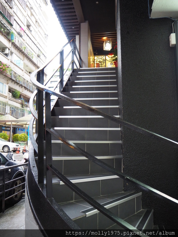 大安石頭火鍋(大安店):【台北】大安自助石頭沙茶火鍋/忠孝復興站/以盤計價/台式懷舊火鍋