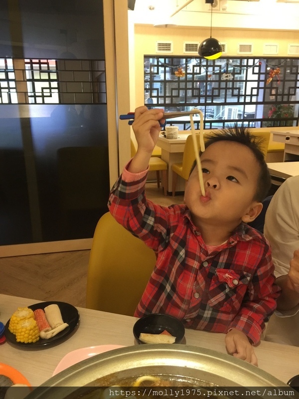 大安石頭火鍋(大安店):【台北】大安自助石頭沙茶火鍋/忠孝復興站/以盤計價/台式懷舊火鍋