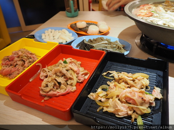 大安石頭火鍋(大安店):【台北】大安自助石頭沙茶火鍋/忠孝復興站/以盤計價/台式懷舊火鍋