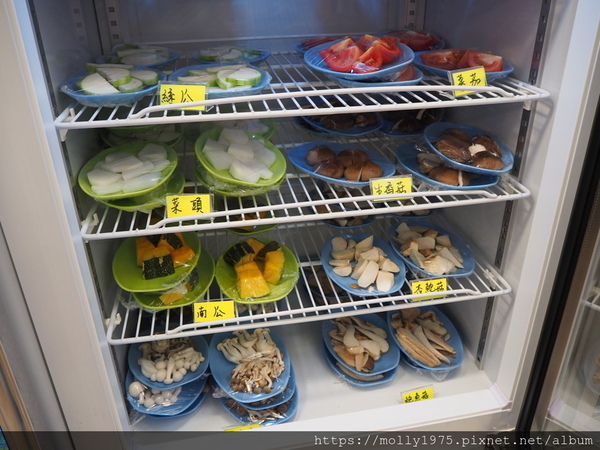 大安石頭火鍋(大安店):【台北】大安自助石頭沙茶火鍋/忠孝復興站/以盤計價/台式懷舊火鍋