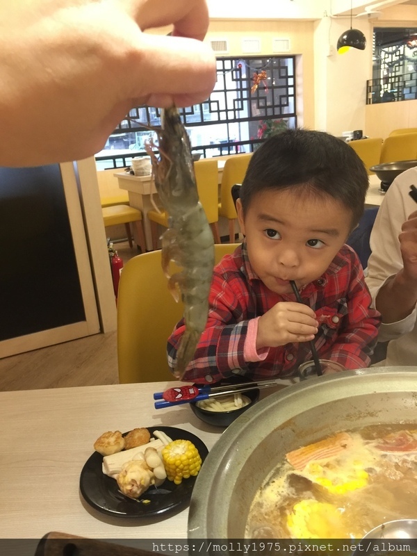 大安石頭火鍋(大安店):【台北】大安自助石頭沙茶火鍋/忠孝復興站/以盤計價/台式懷舊火鍋