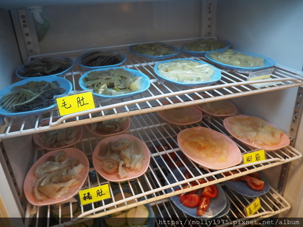 大安石頭火鍋(大安店):【台北】大安自助石頭沙茶火鍋/忠孝復興站/以盤計價/台式懷舊火鍋